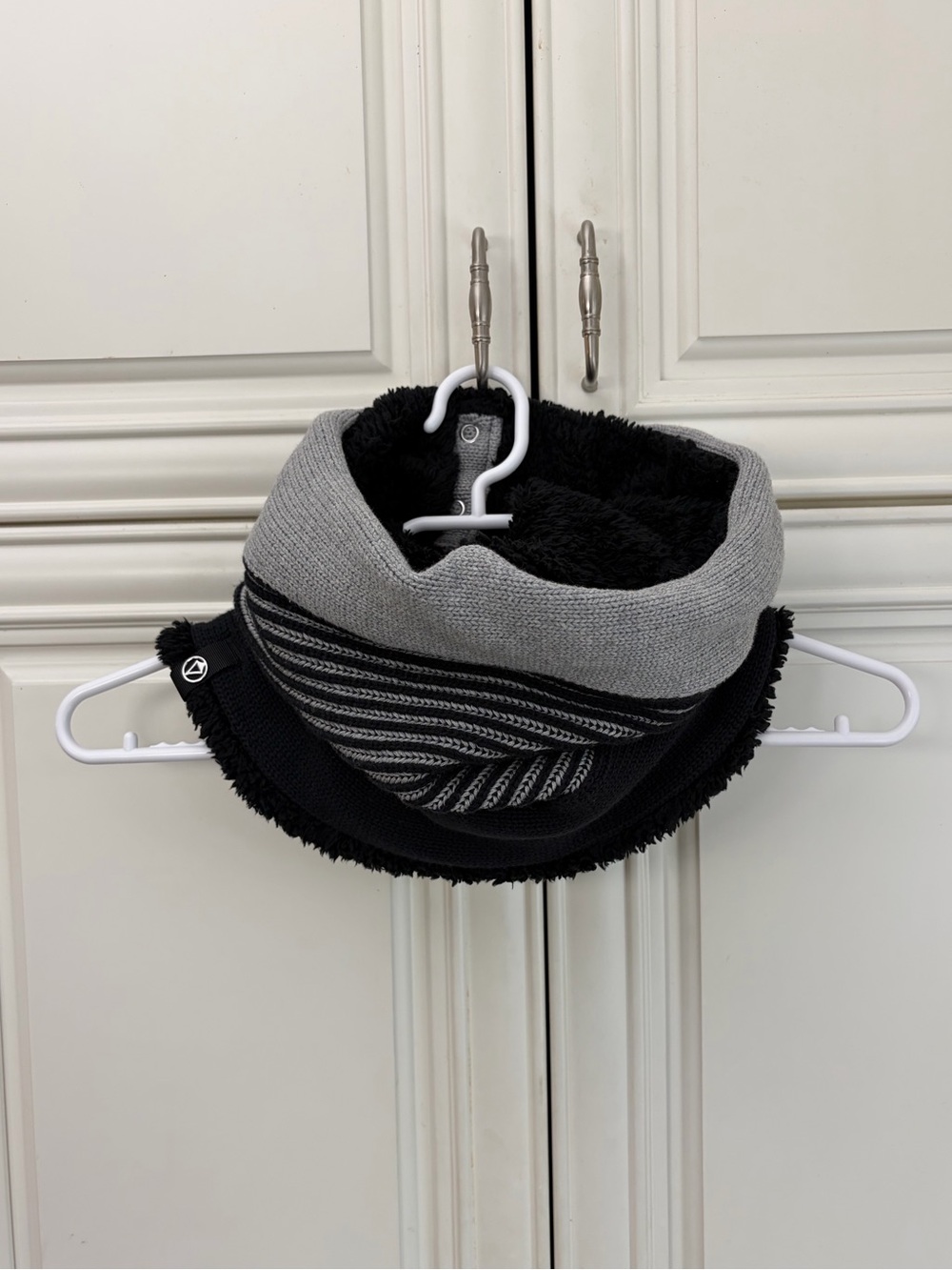 Ivivva by Lululemon girl’s Sherpa lined scarf